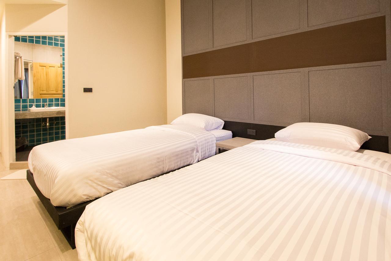 Lazy Sunday Hostel Бангкок Экстерьер фото
