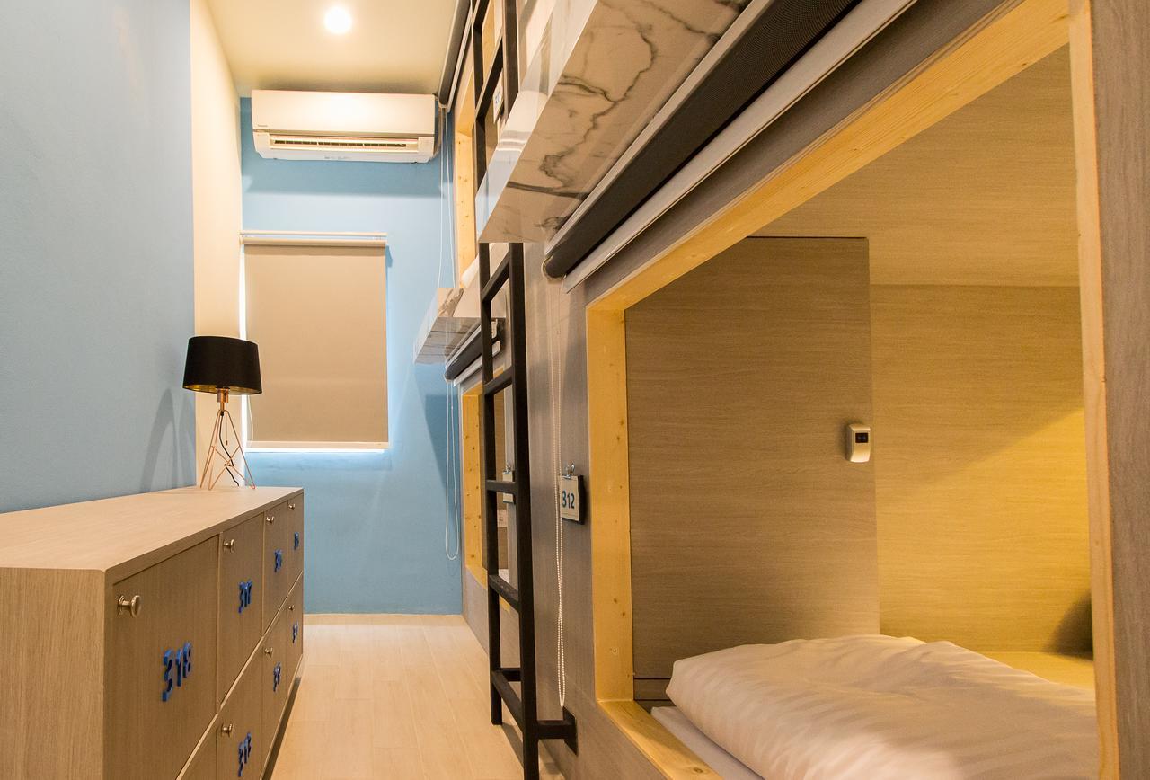 Lazy Sunday Hostel Бангкок Экстерьер фото