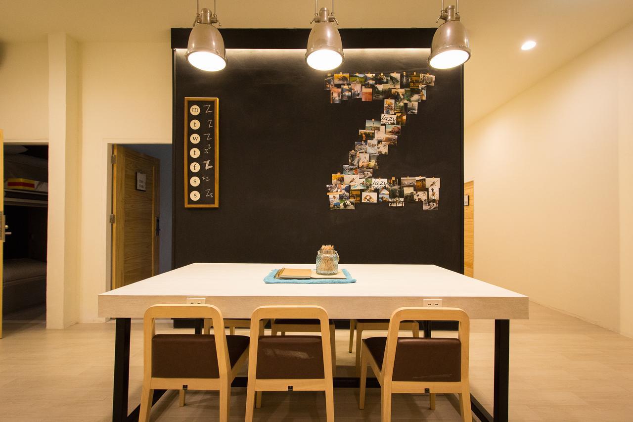 Lazy Sunday Hostel Бангкок Экстерьер фото