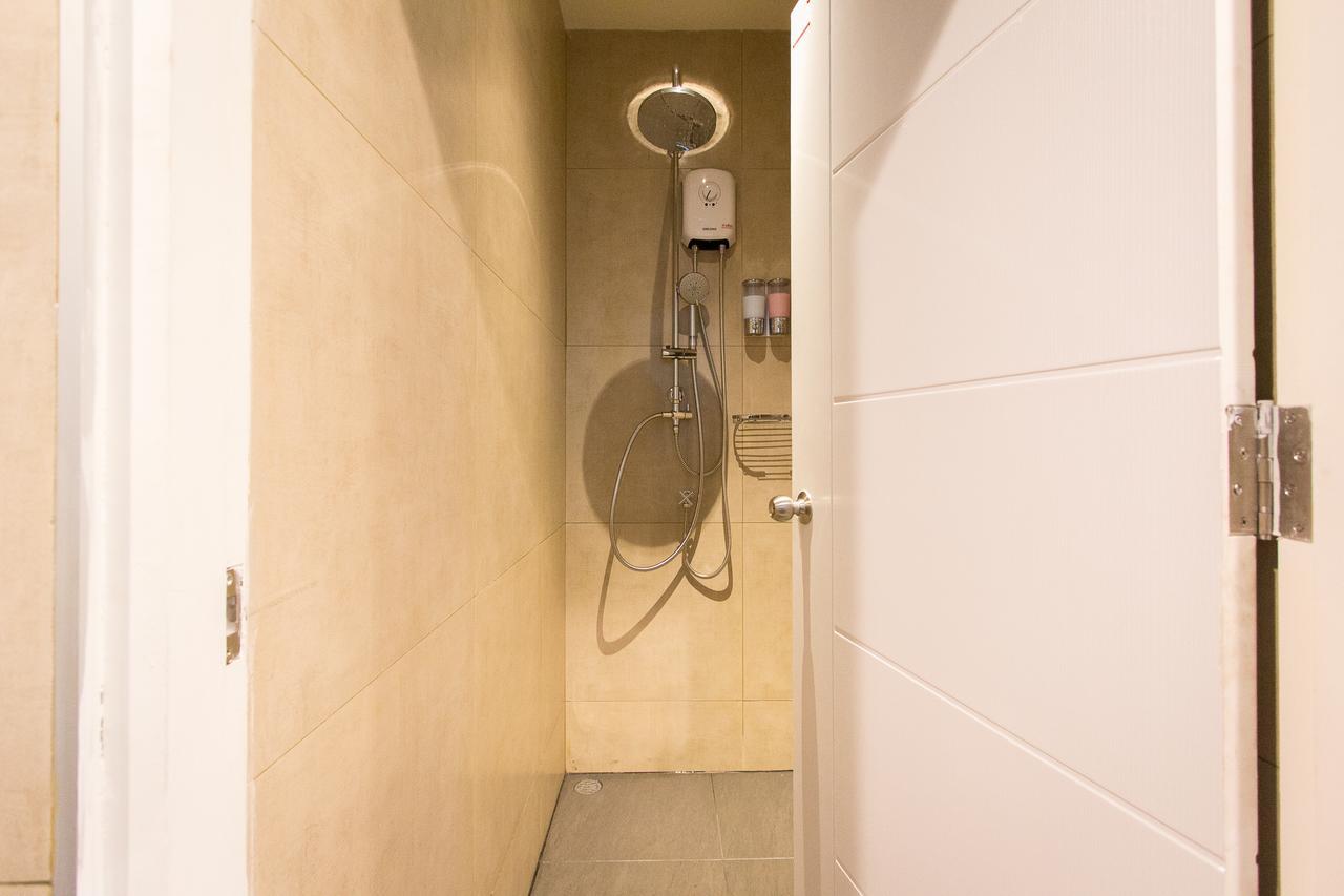 Lazy Sunday Hostel Бангкок Экстерьер фото